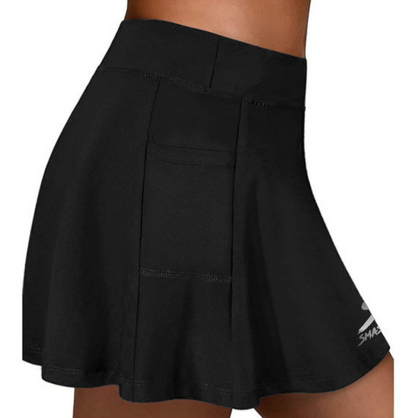 padelkjol med fickor både på utsidan av kjolen och på innerbyxan. Stretchig kjol med Quick Dry egenskaper